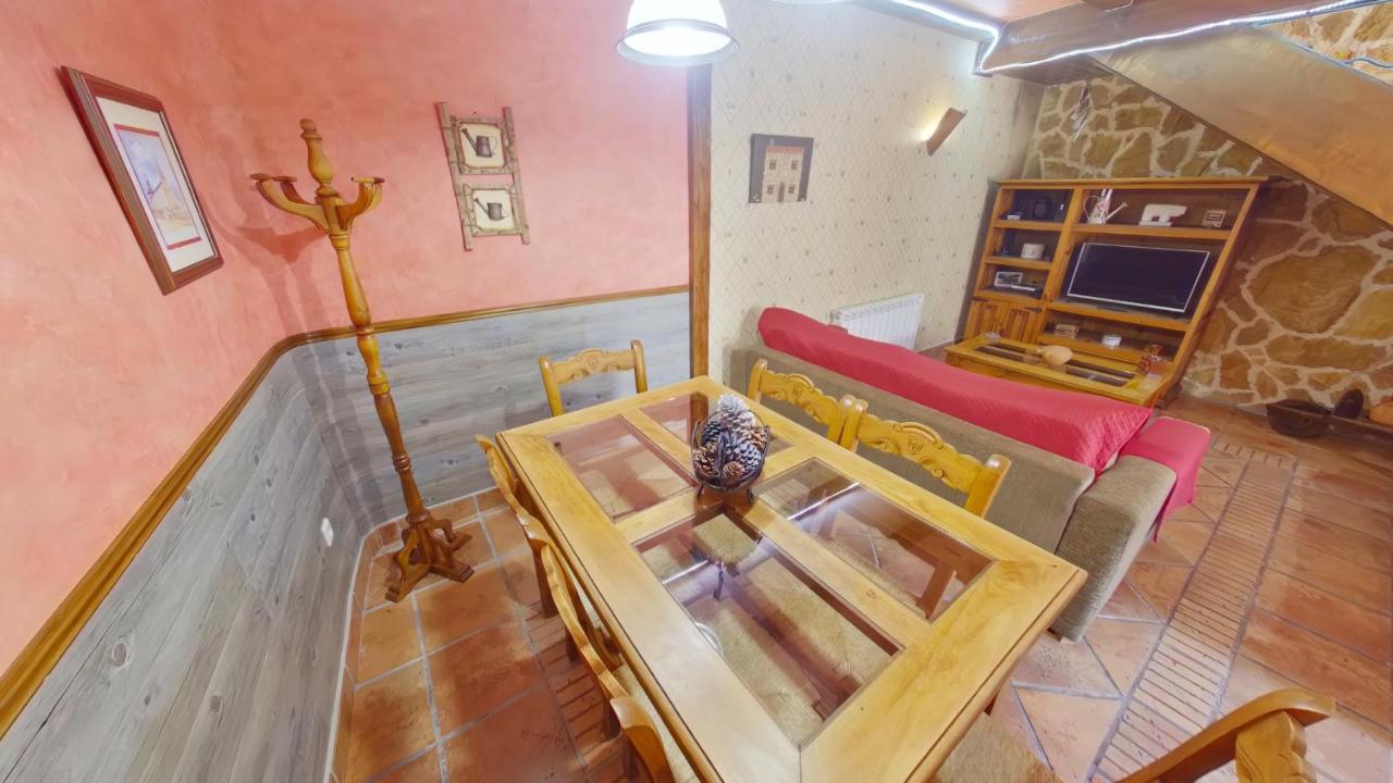Ruralrut-El Tiemblo Wifi, Cabina De Hidromasaje, Aire Acondicionado Y A Pocos Metros De Zonas De Bano Naturales Exterior photo