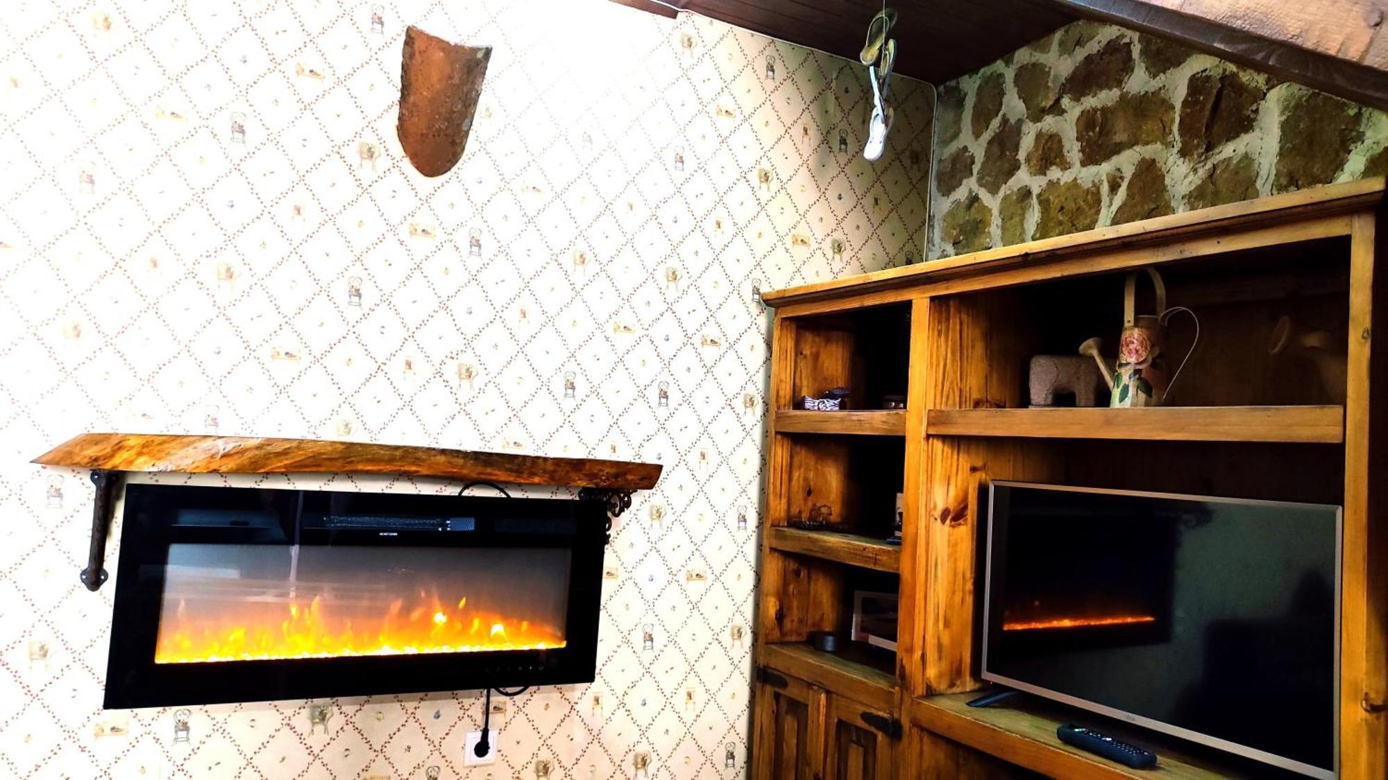 Ruralrut-El Tiemblo Wifi, Cabina De Hidromasaje, Aire Acondicionado Y A Pocos Metros De Zonas De Bano Naturales Exterior photo
