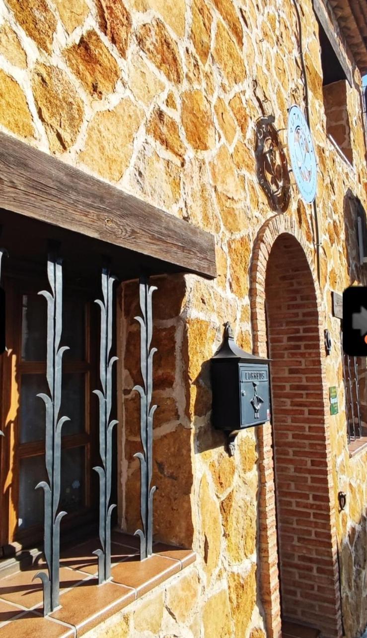 Ruralrut-El Tiemblo Wifi, Cabina De Hidromasaje, Aire Acondicionado Y A Pocos Metros De Zonas De Bano Naturales Exterior photo